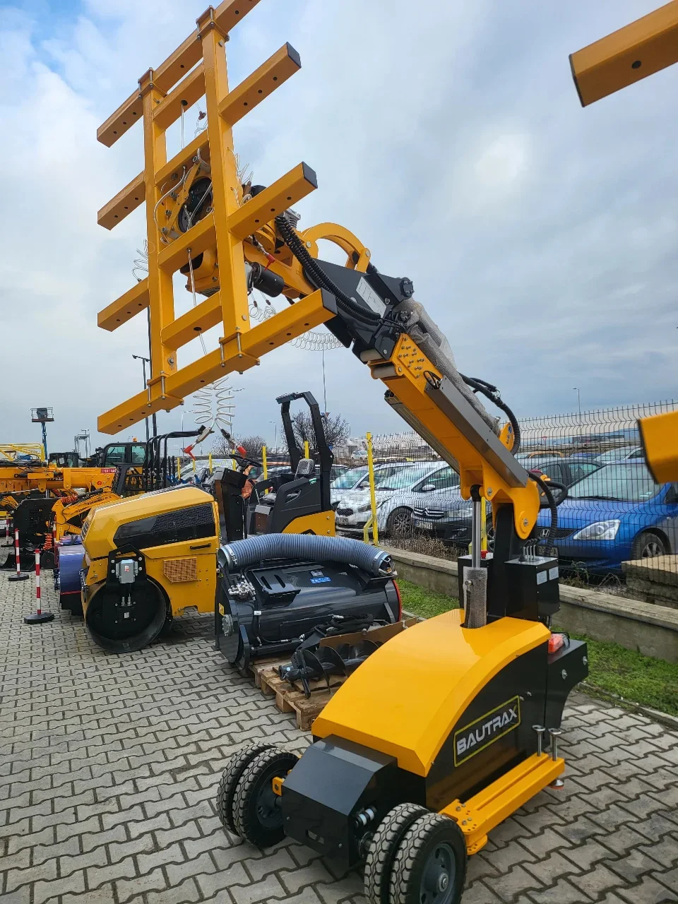 BAUTRAX VROB800 — 800 кг · 8 × Ø300 мм вендузи · 5 000 мм височина на повдигане