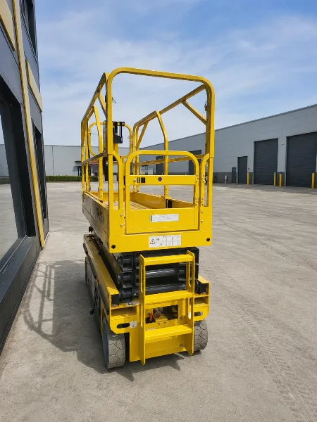 BAUTRAX SL8X scissor lift - rear view.