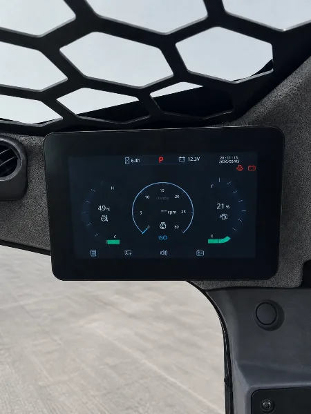 XCMG XC7-SR08 dashboard display showing machine information inside the operator cabin.