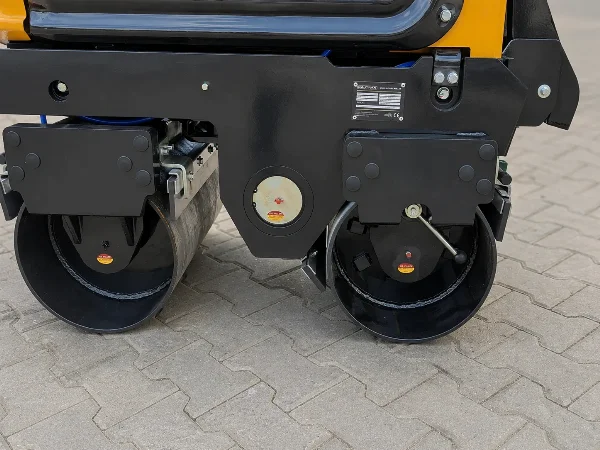 WBR08 drum frame detail showing the compact roller chassis and steel drum layout.