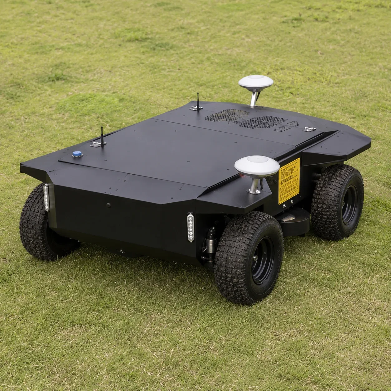 Autonomous Solar Park Mower BAUTRAX GPMBTX R1